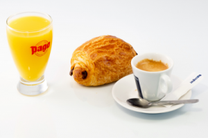 Café + Viennoiserie + jus d’orange